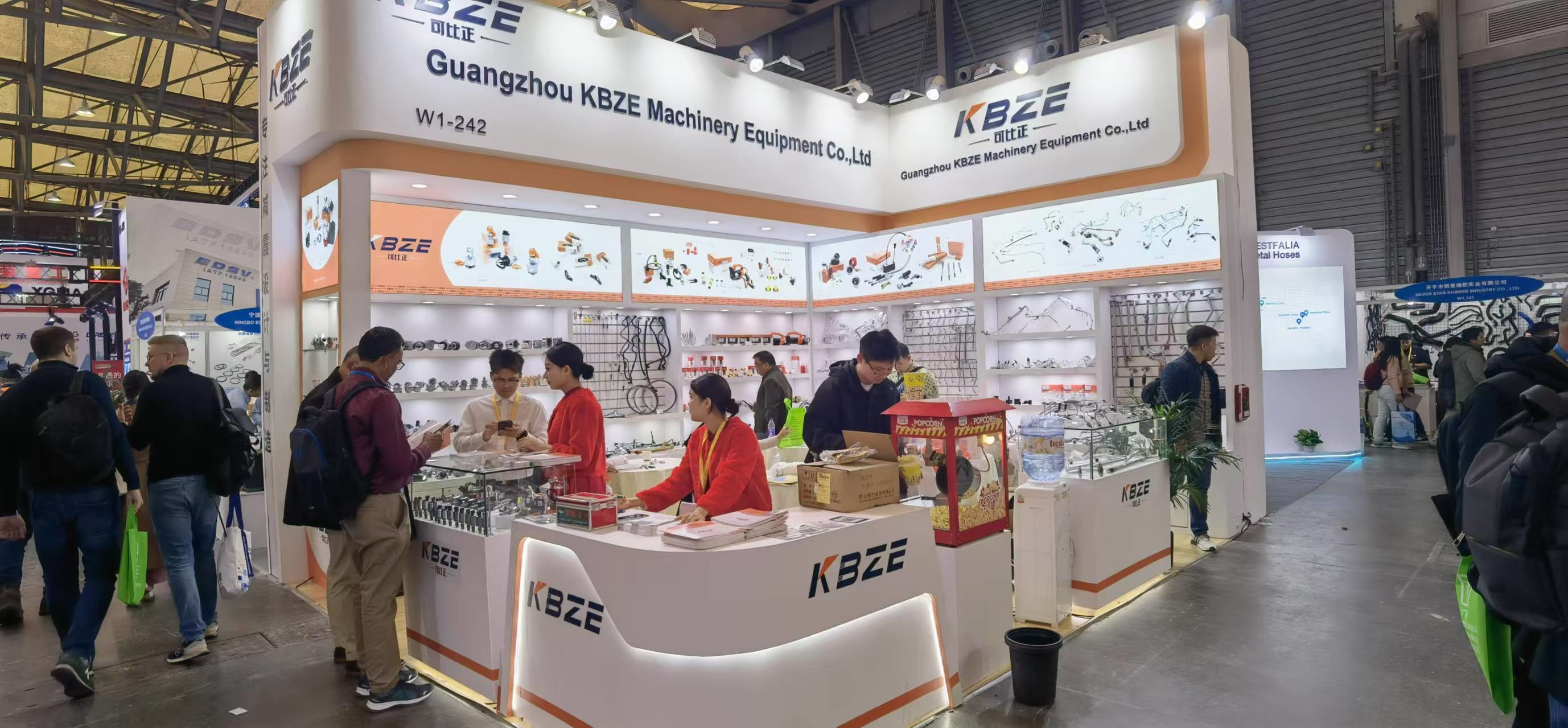 Aktueller Firmenfall über 2024 CHINA [SHANGHAI] BAUMA Baumaschinerie-Handelsmesse